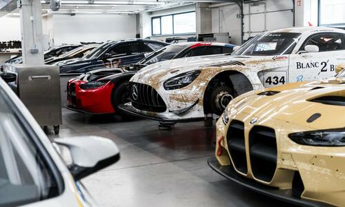 Závodní a sportovní auta na prodej