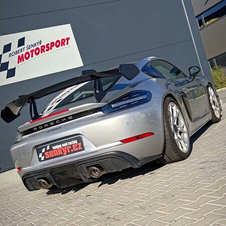 Do Porsche Cayman 718 GT4 RS jsme instalovali titanový výfuk...