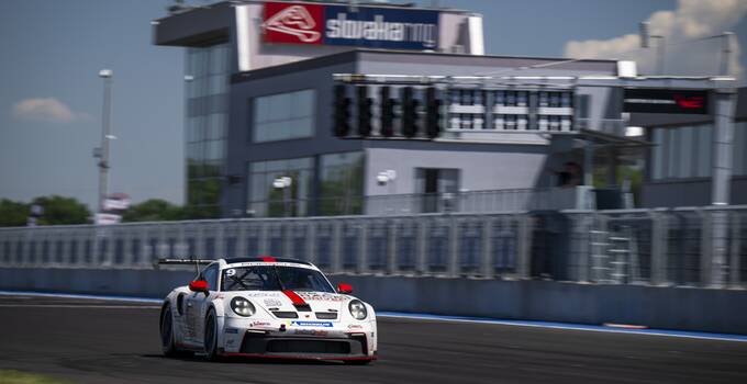 Slovakiaring Porsche Sprint Challenge Central Europe 2026: Reportáž ze závodu