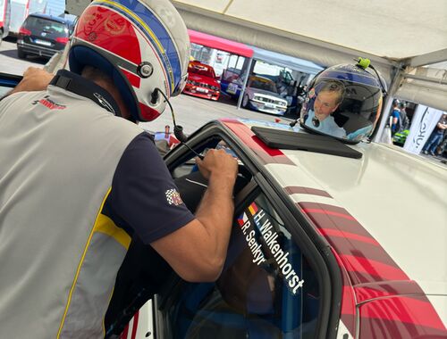 Postupně se s auty sžíváme, ale skutečný test přijde až odpoledne během kvalifikace v 17:15 | ADAC 24h Nürburgring 2025 - 3h Classic 18.-22.05.2025 (Reportáž)