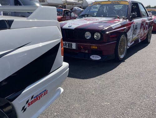 Momentka z fronty ke kvalifikaci | ADAC 24h Nürburgring 2025 - 3h Classic 18.-22.05.2025 (Reportáž)