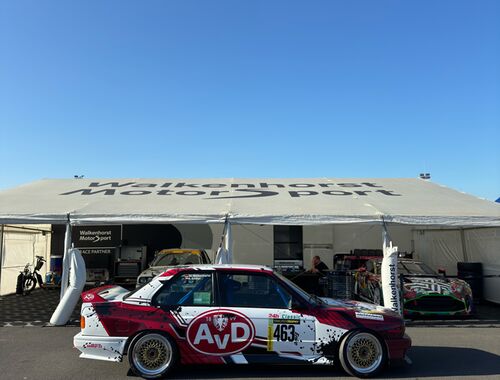 Auto #463 se nám ve čtvrtek během první kvalifikace trochu zakuckalo, ale teď v pátek už snad bude všechno v pořádku | ADAC 24h Nürburgring 2025 - 3h Classic 18.-22.05.2025 (Reportáž)