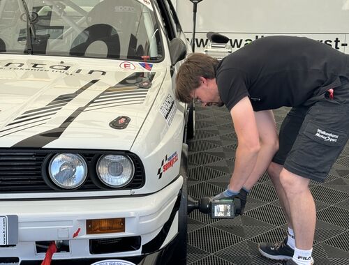 Kontrolujeme kola a pneumatiky před Q2 závodu ADAC 24H Classic Rennen 2025 | ADAC 24h Nürburgring 2025 - 3h Classic 18.-22.05.2025 (Reportáž)