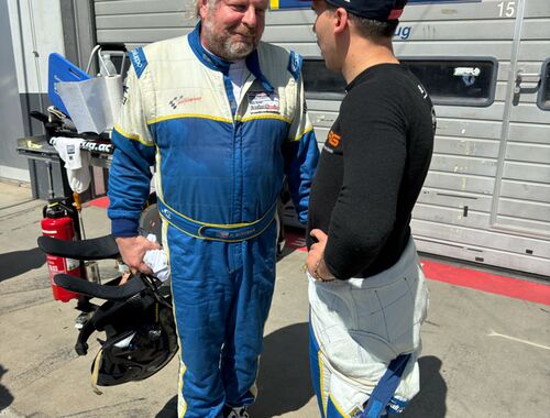 Pavel Bouška a Richard Gonda konzultují pocity z druhé kvalifikace | ADAC 24h Nürburgring 2025 - 3h Classic 18.-22.05.2025 (Reportáž)