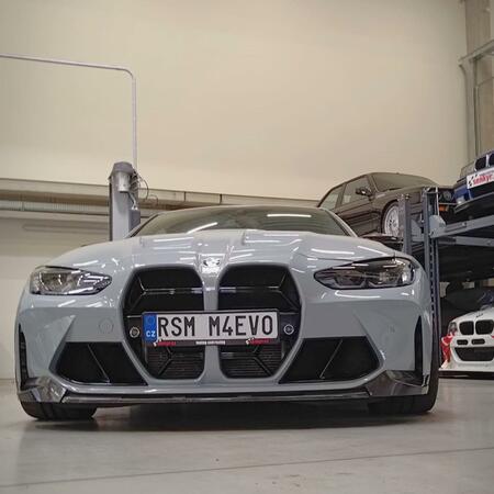 Kdo objedná své BMW M3 nebo M4 bez karbonového paketu, dostane...