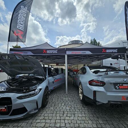 Zatimco jedna část týmu závodí na 24h Classic Nurburgring, ta...